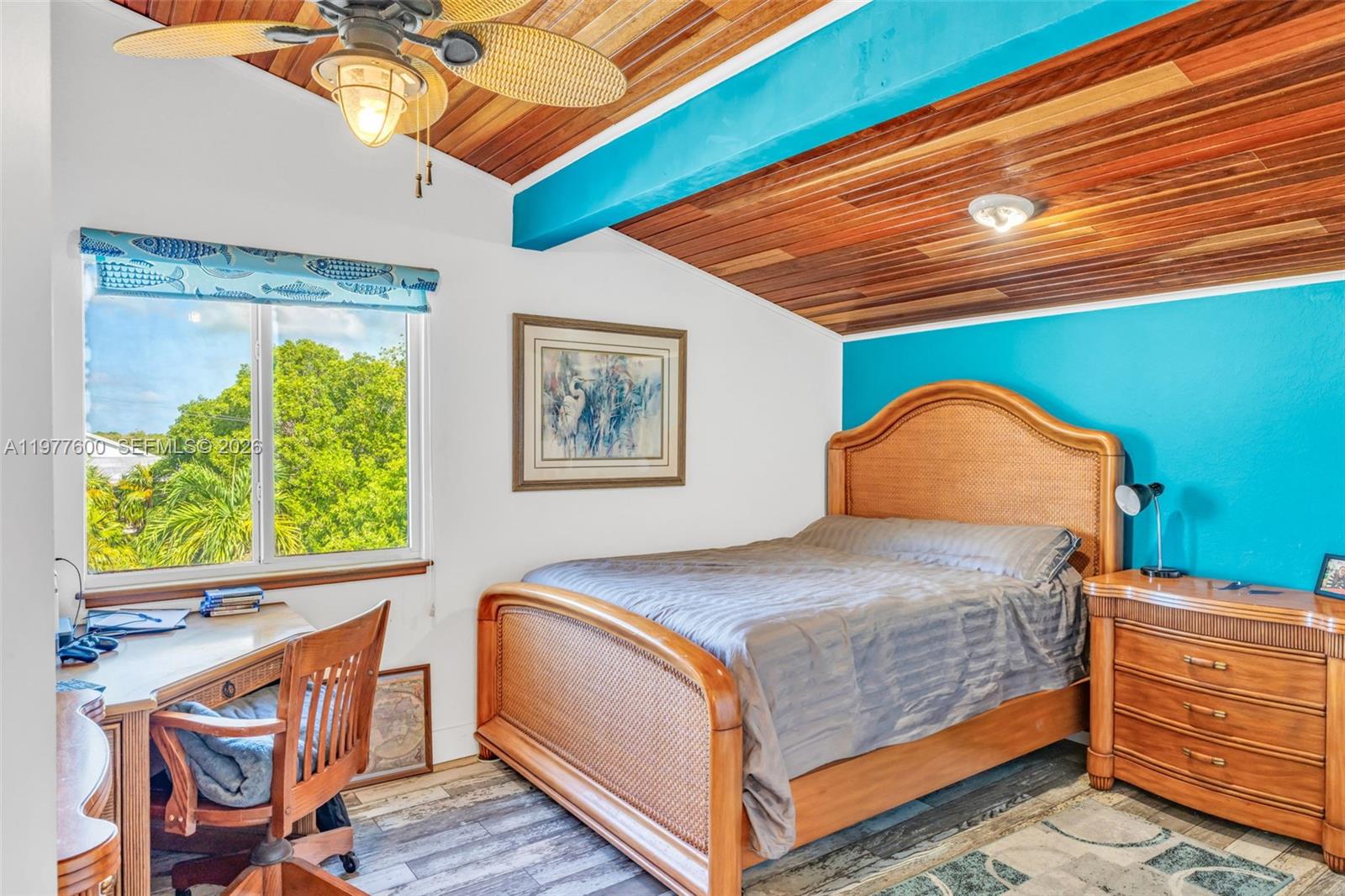 TWIN LAKES - Residential