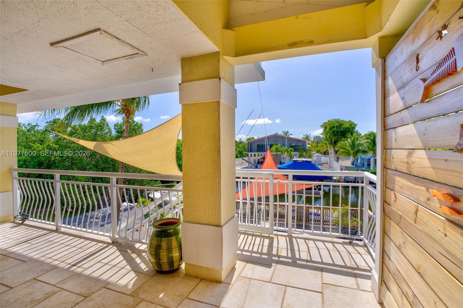 TWIN LAKES - Residential