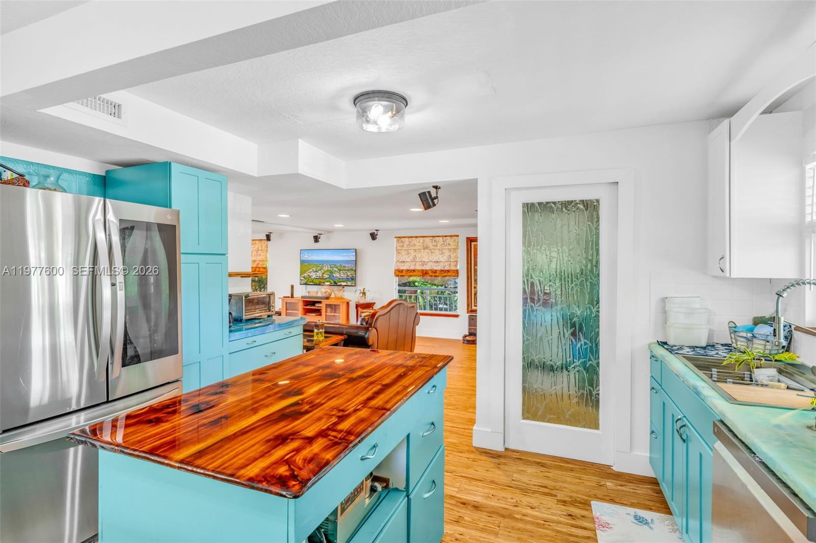 TWIN LAKES - Residential