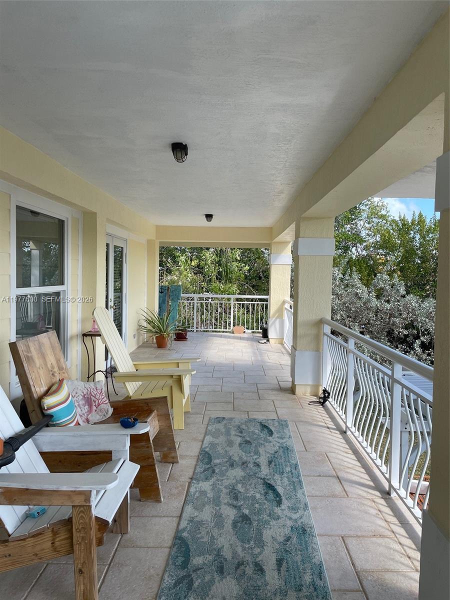 TWIN LAKES - Residential