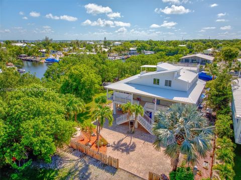 894 Ellen Dr Key Largo FL 33037