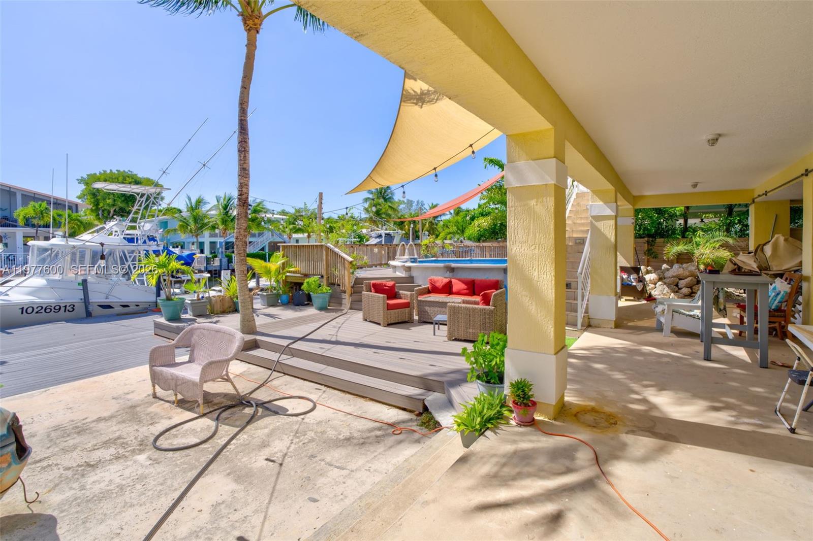 TWIN LAKES - Residential