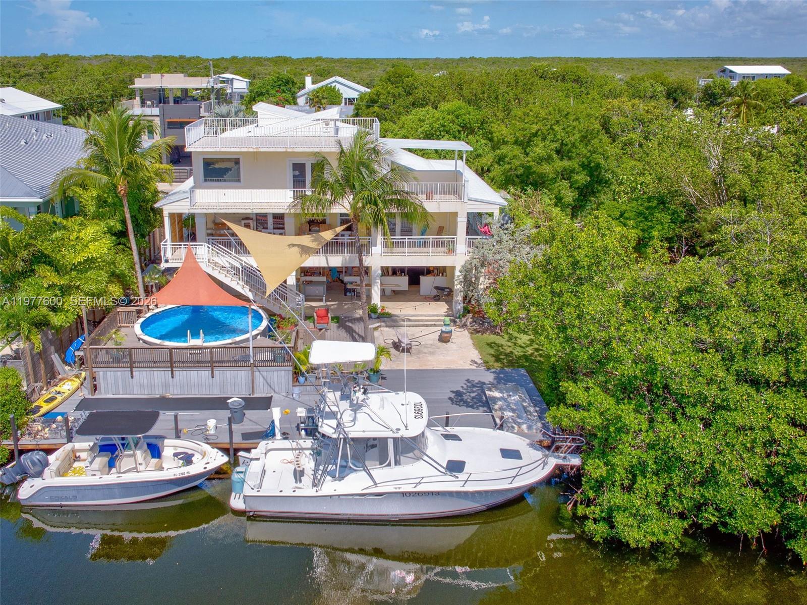 TWIN LAKES - Residential