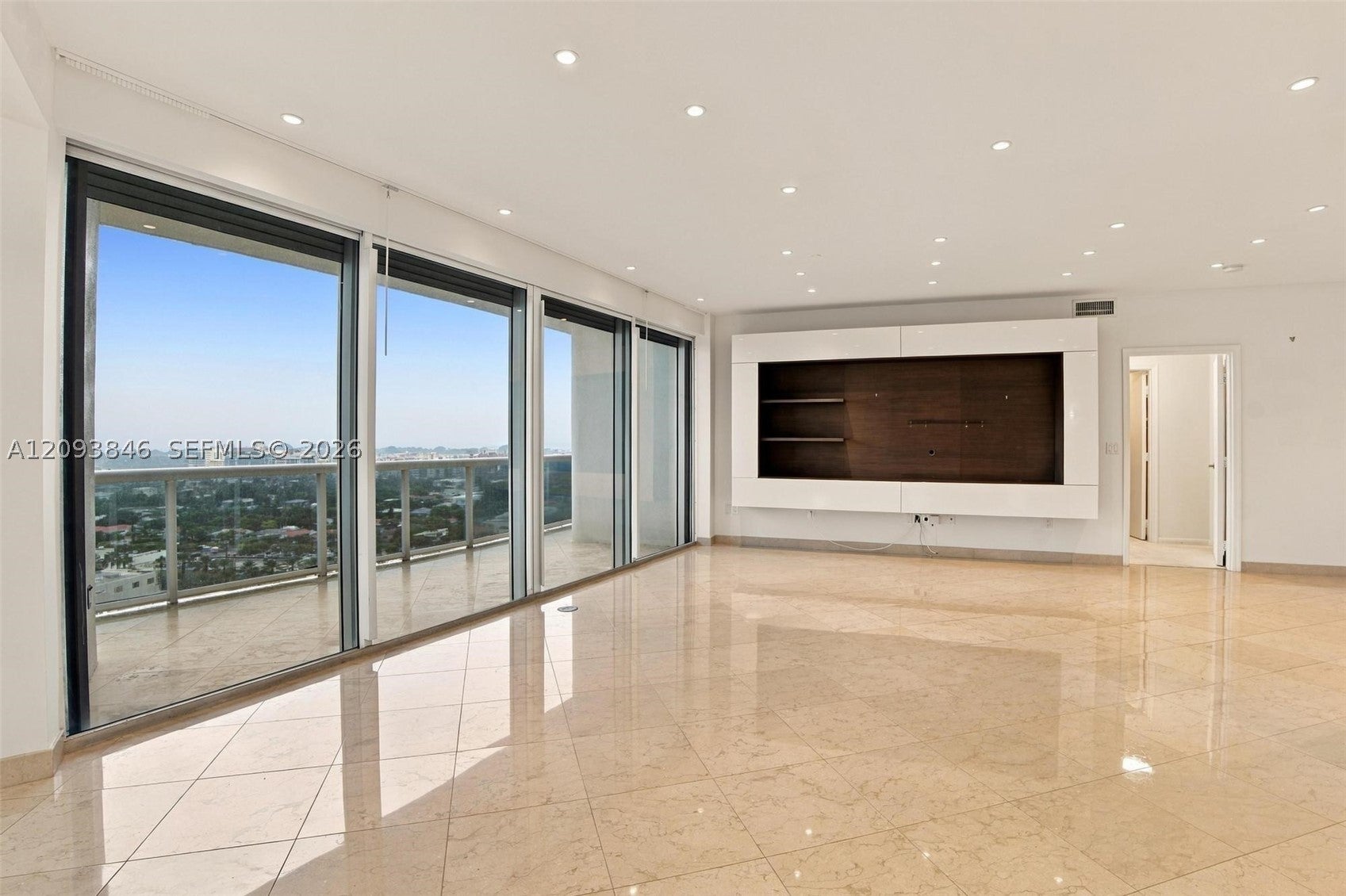 9601 Collins Ave 1508