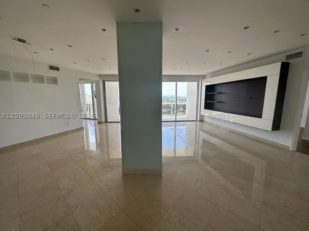 9601 Collins Ave 1508
