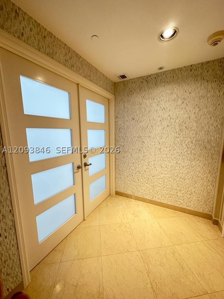 9601 Collins Ave 1508