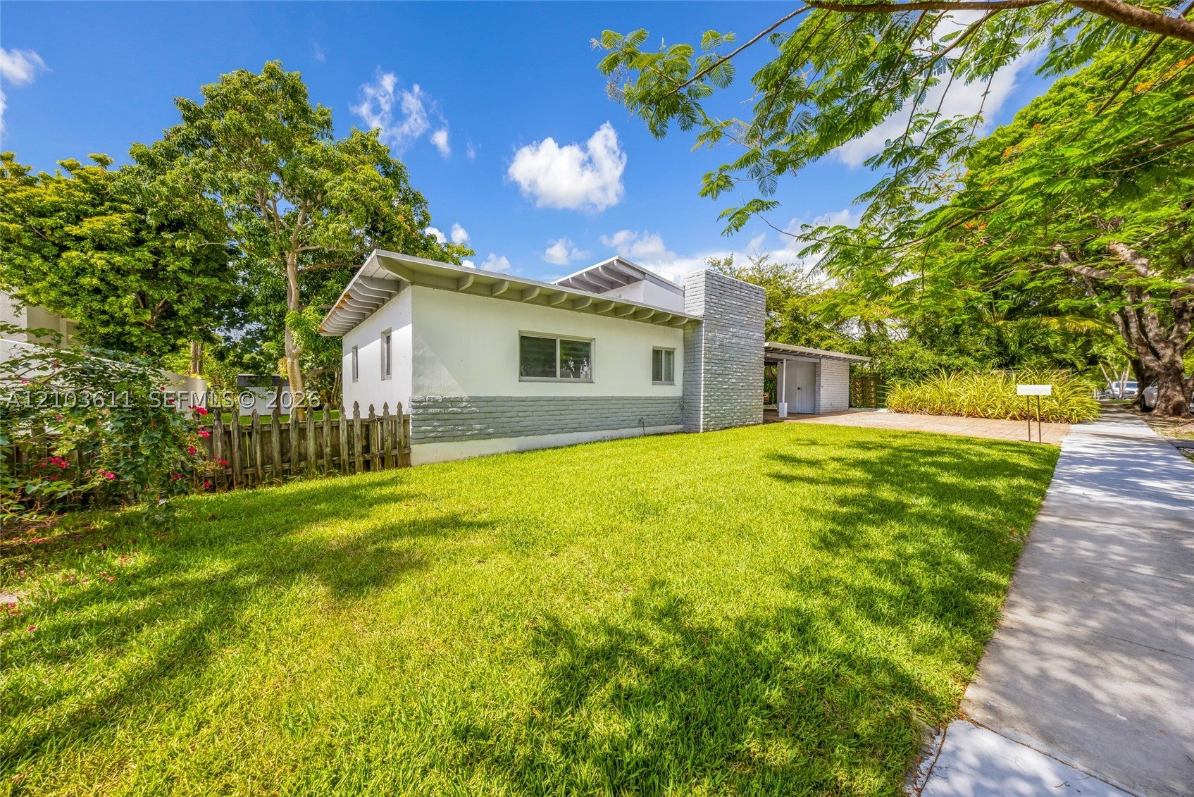 910 NE 81st St 910