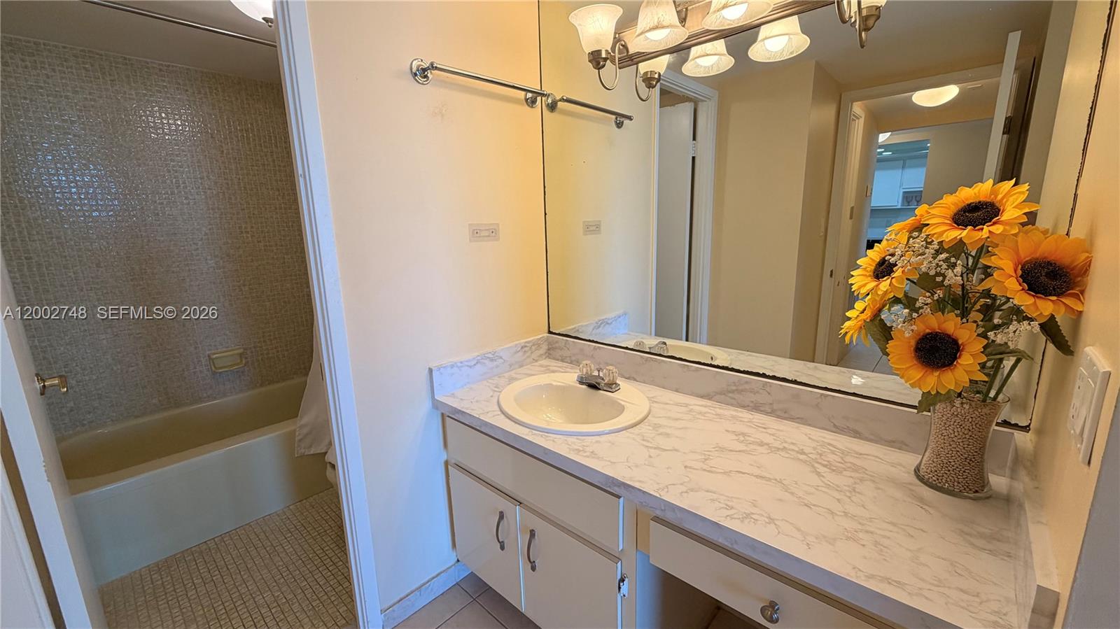 BUCKLEY TOWERS CONDO - EA - Residential Lease