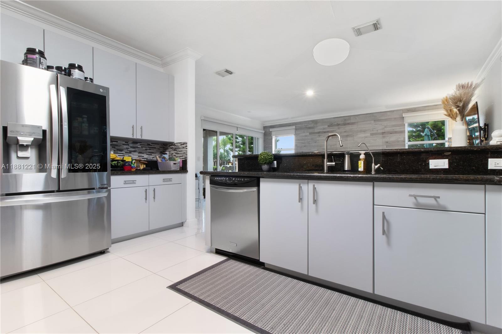 DORAL ISLES NORTH SEC ONE - Residential