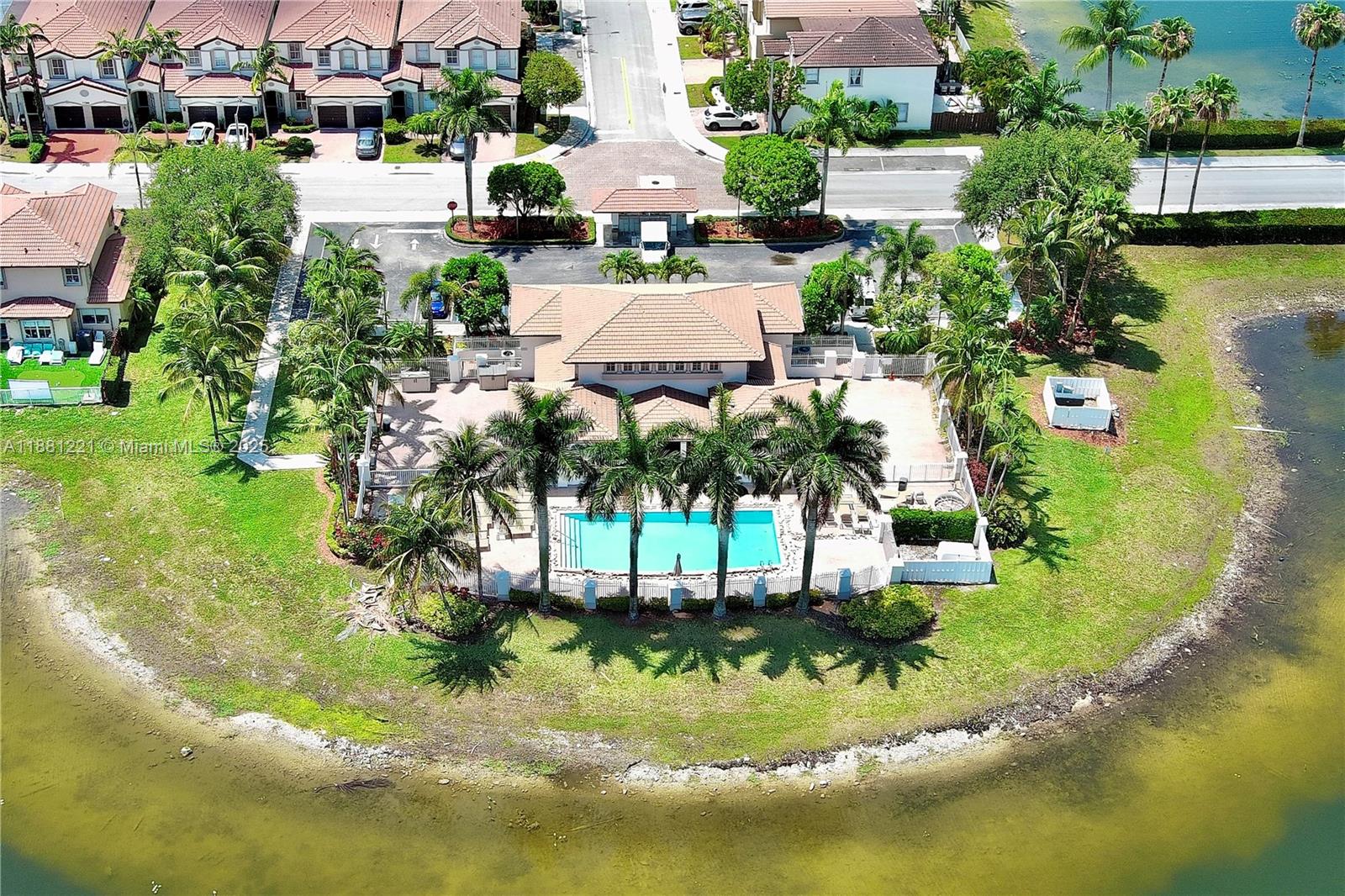 DORAL ISLES NORTH SEC ONE - Residential