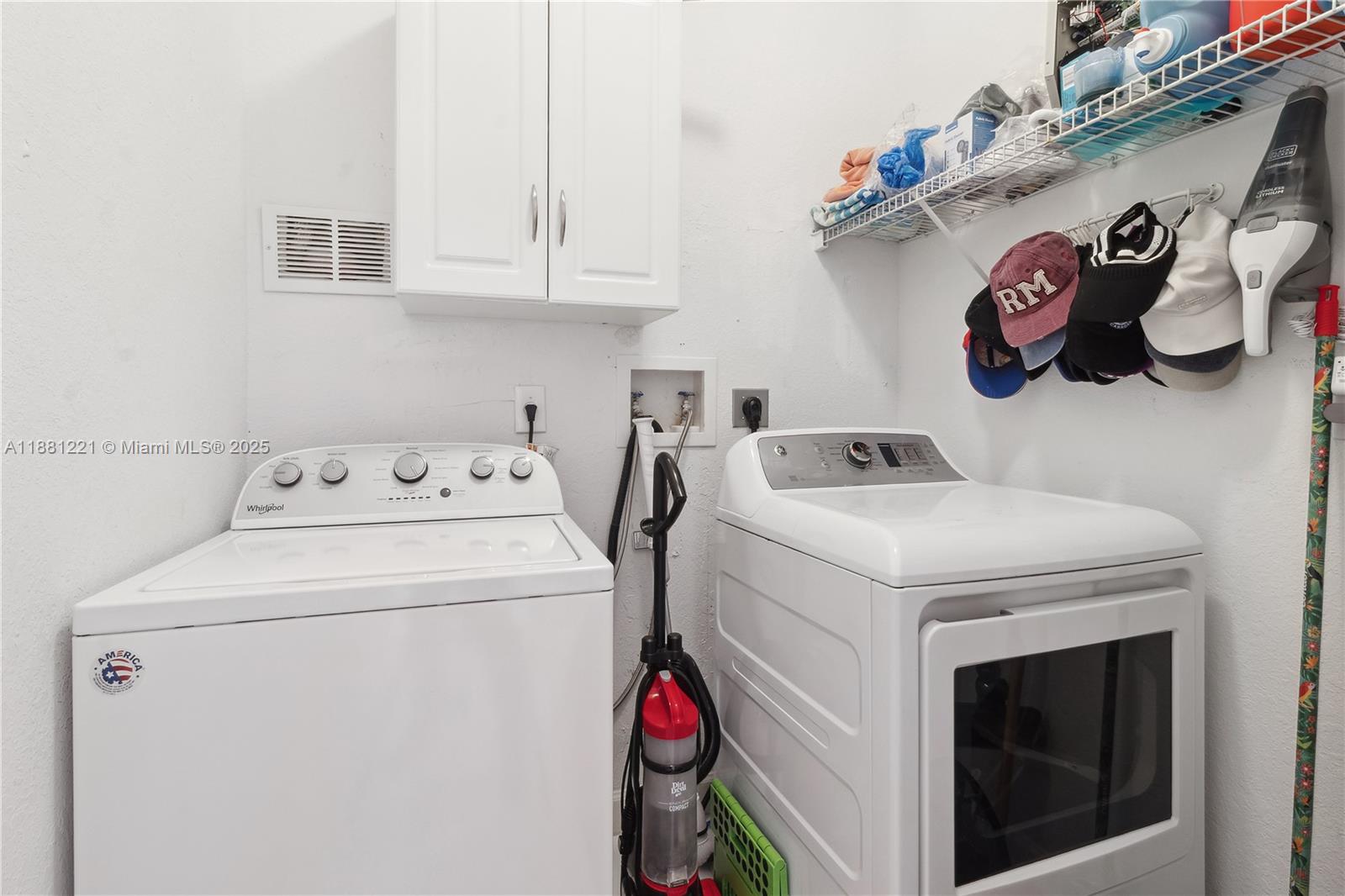 DORAL ISLES NORTH SEC ONE - Residential