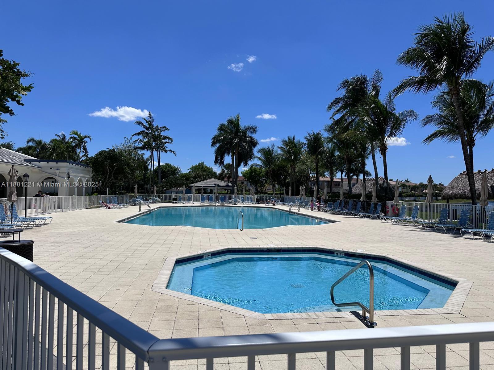 DORAL ISLES NORTH SEC ONE - Residential
