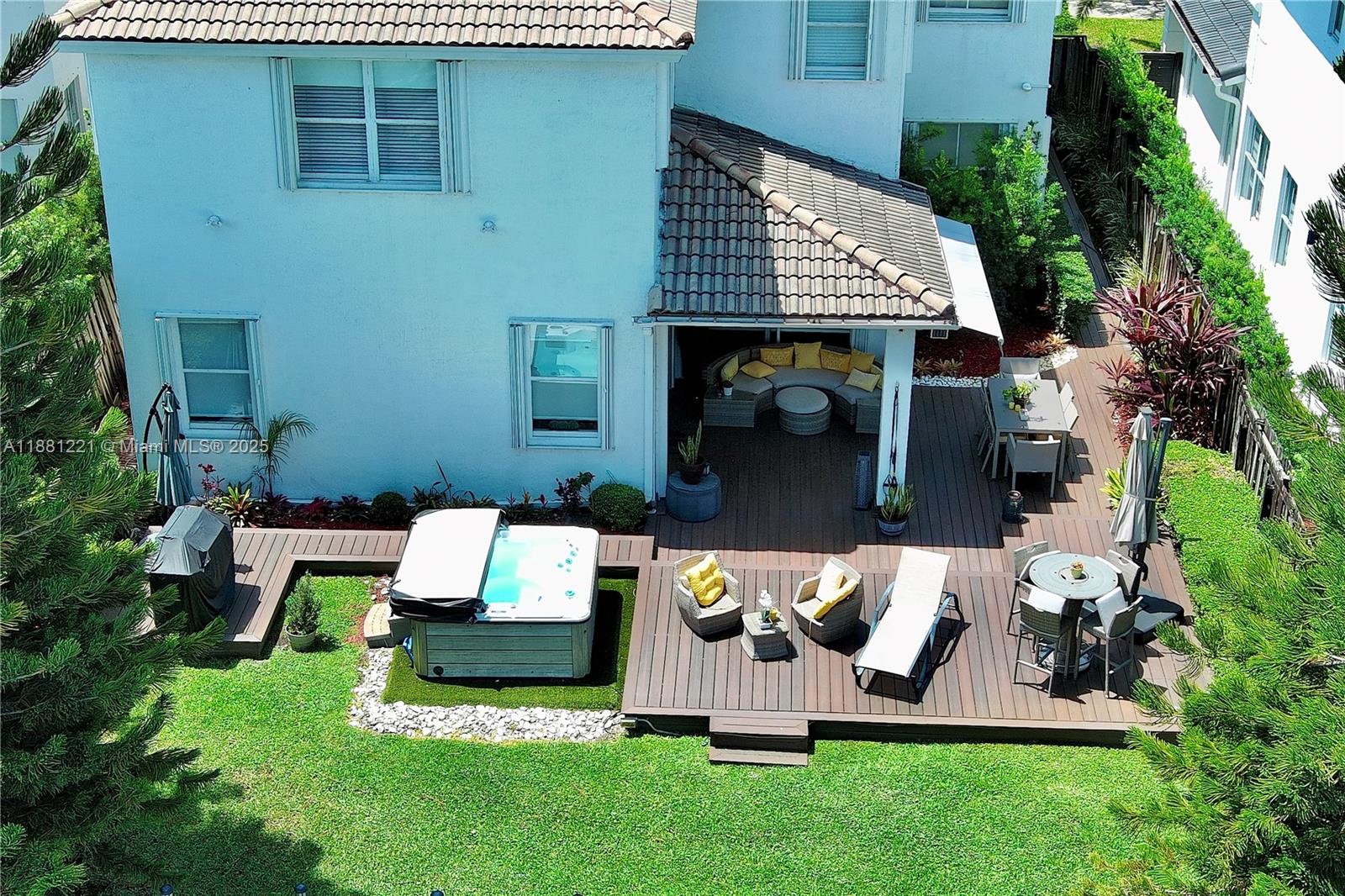 DORAL ISLES NORTH SEC ONE - Residential