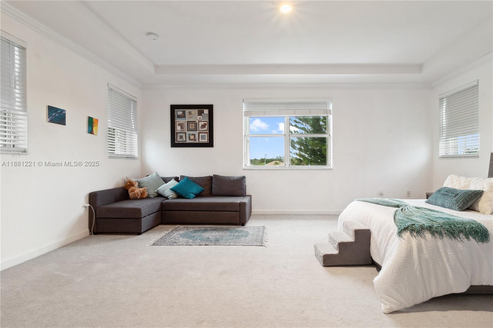 DORAL ISLES NORTH SEC ONE - Residential