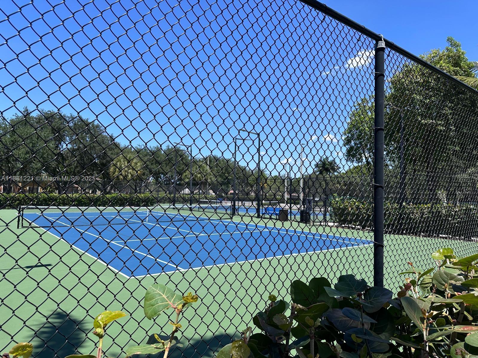 DORAL ISLES NORTH SEC ONE - Residential