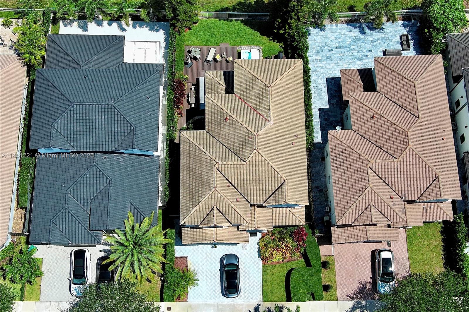 DORAL ISLES NORTH SEC ONE - Residential