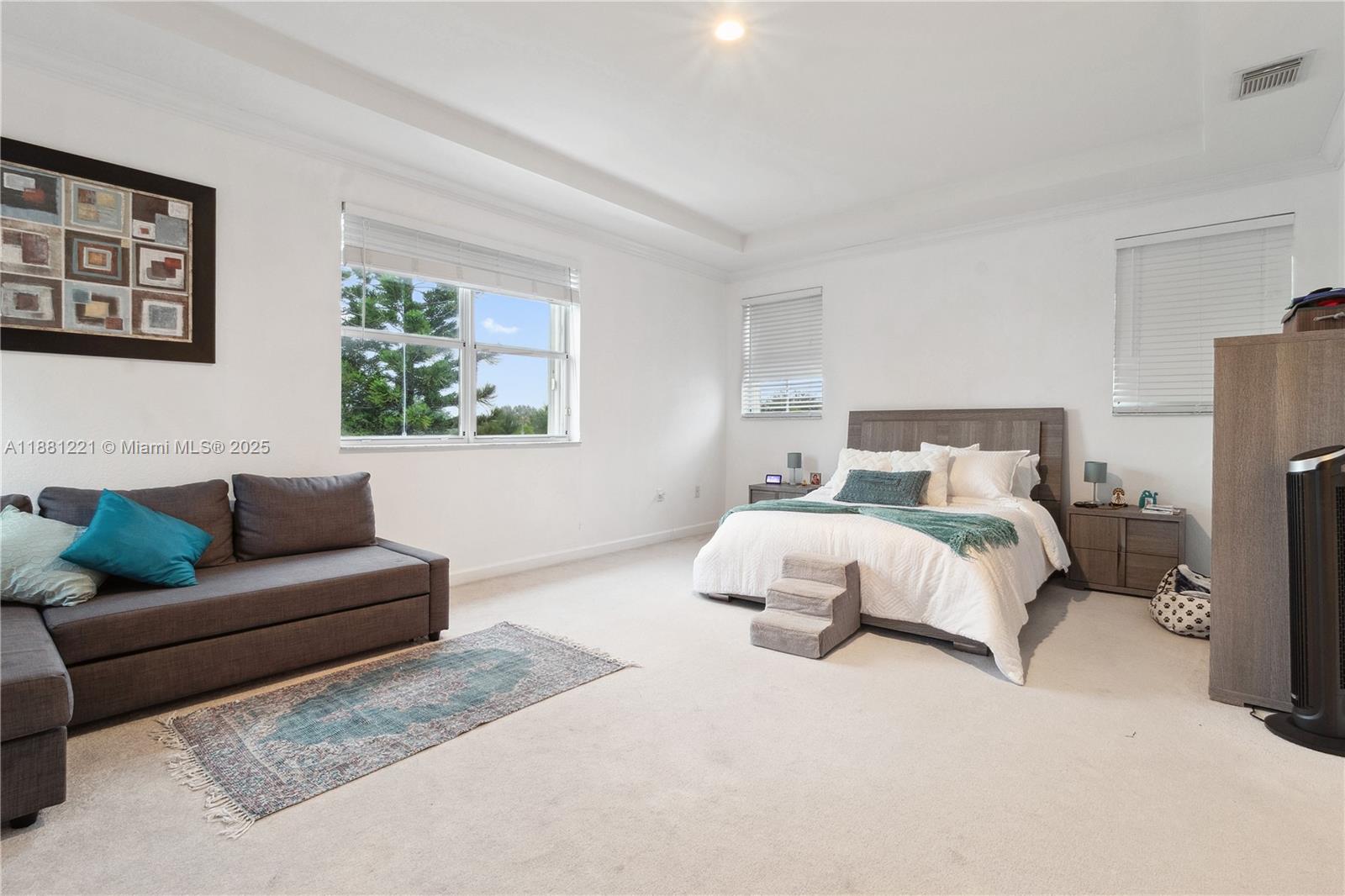 DORAL ISLES NORTH SEC ONE - Residential