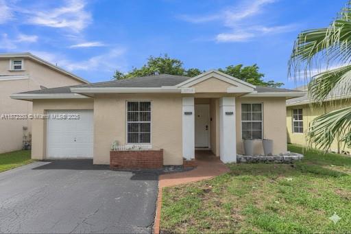 5904 Woodland Point Pl