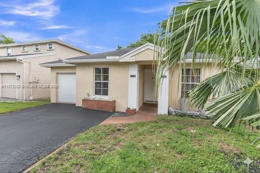 5904 Woodland Point Pl