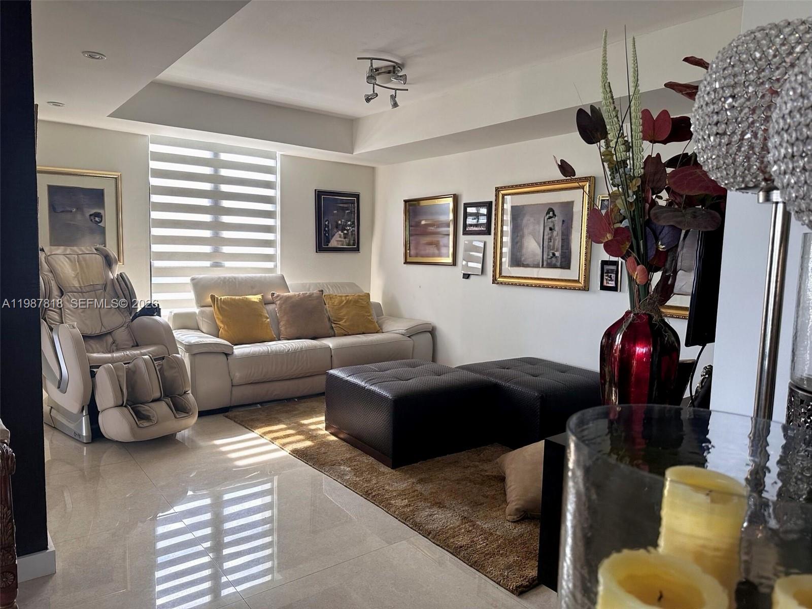 TOWERS OF QUAYSIDE CONDO - Residential