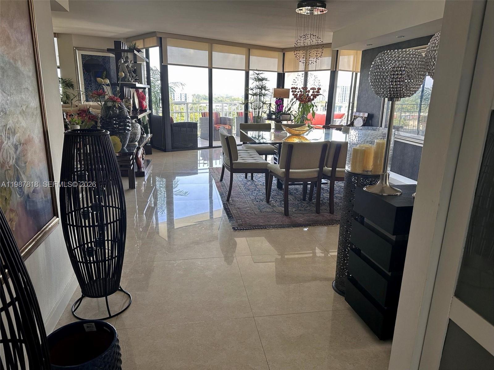 TOWERS OF QUAYSIDE CONDO - Residential