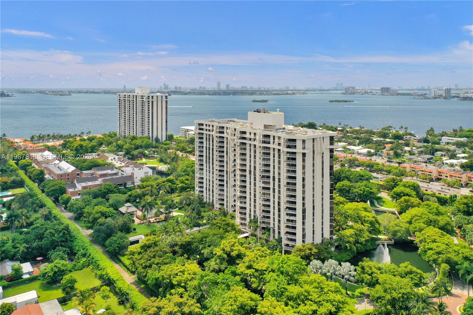 TOWERS OF QUAYSIDE CONDO - Residential