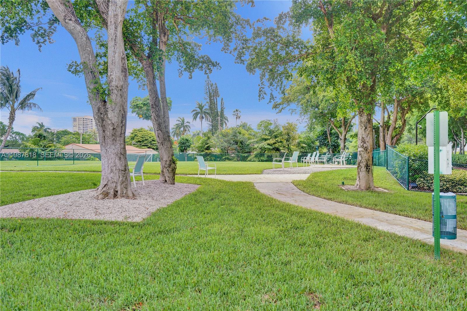 TOWERS OF QUAYSIDE CONDO - Residential