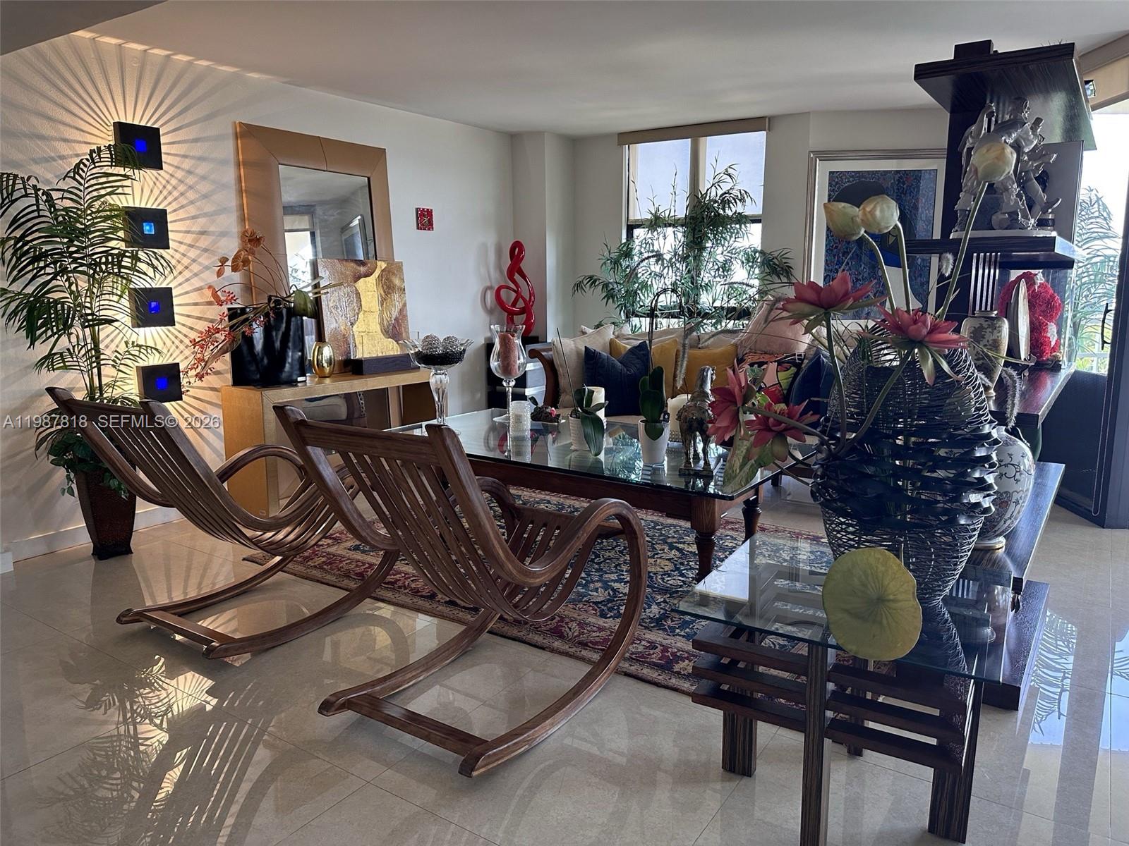 TOWERS OF QUAYSIDE CONDO - Residential