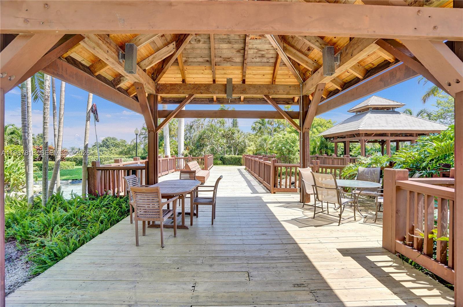 TOWERS OF QUAYSIDE CONDO - Residential