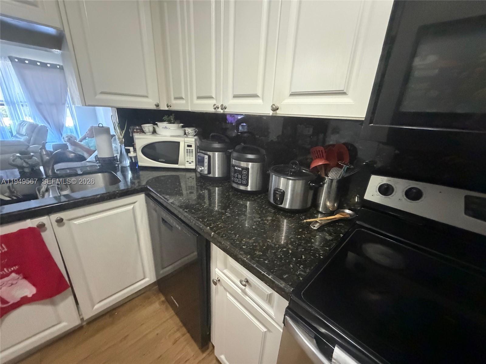 WINDING LAKE AT WELLEBY - Residential