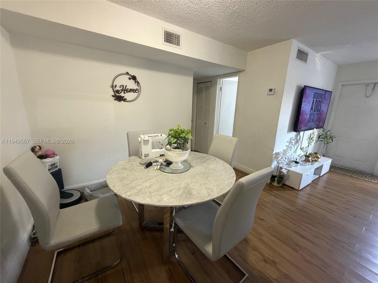 WINDING LAKE AT WELLEBY - Residential