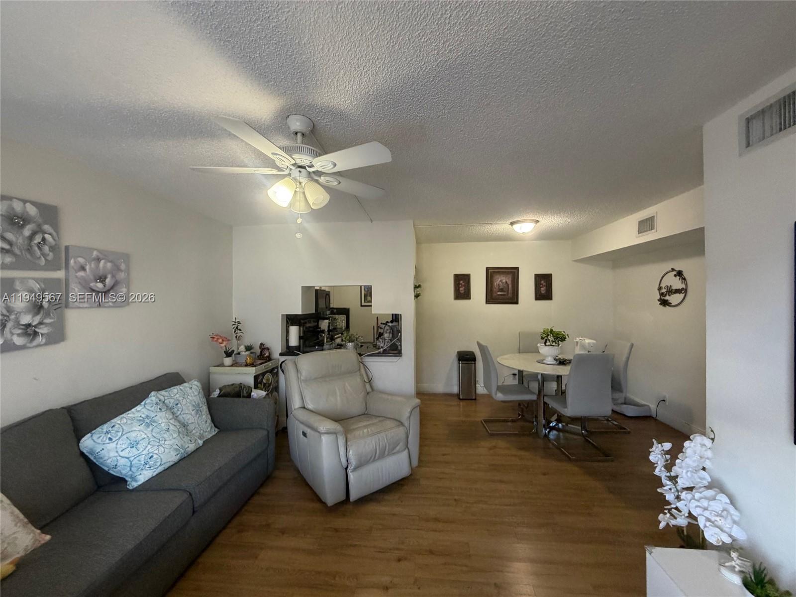 WINDING LAKE AT WELLEBY - Residential