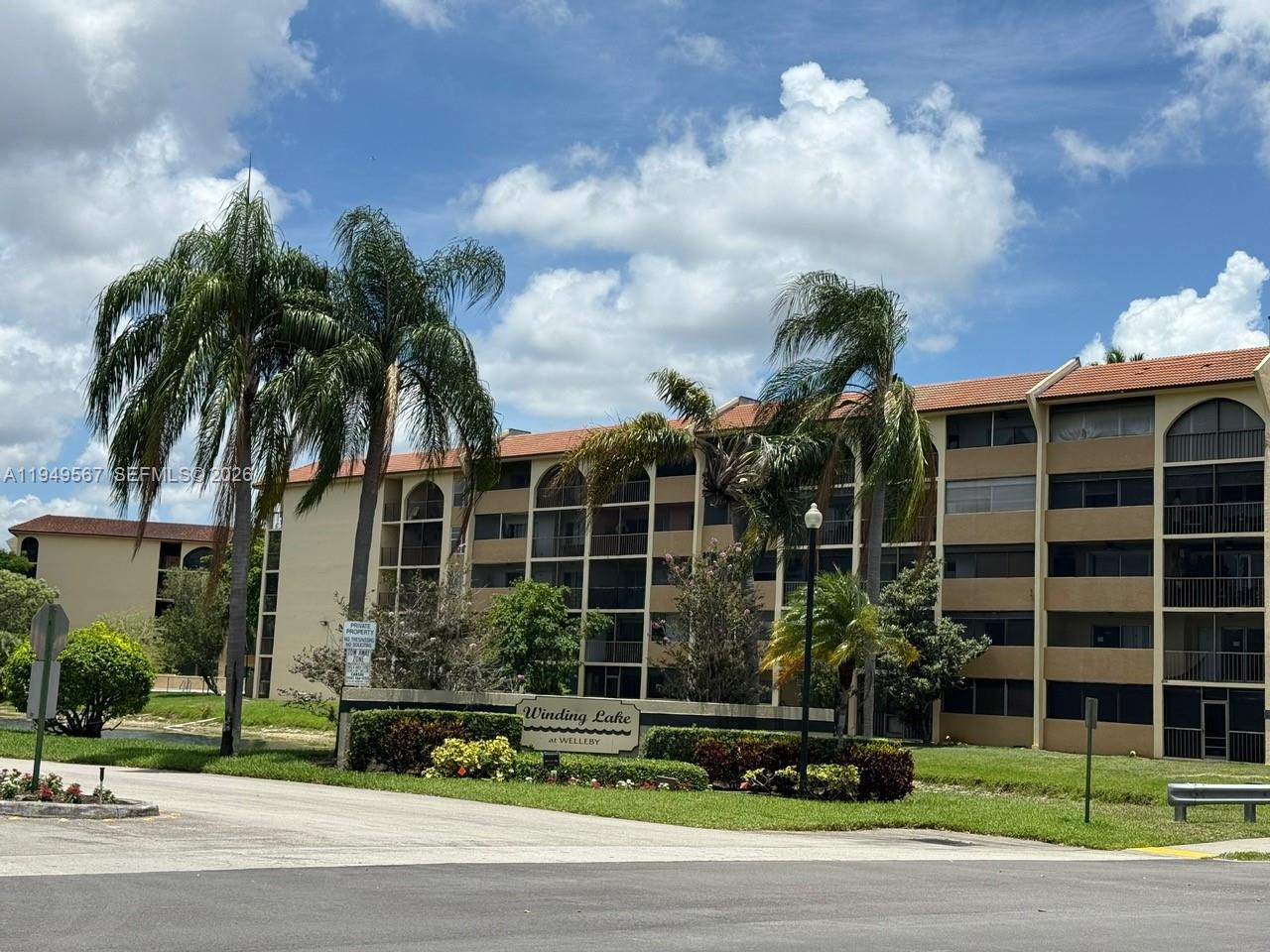 WINDING LAKE AT WELLEBY - Residential