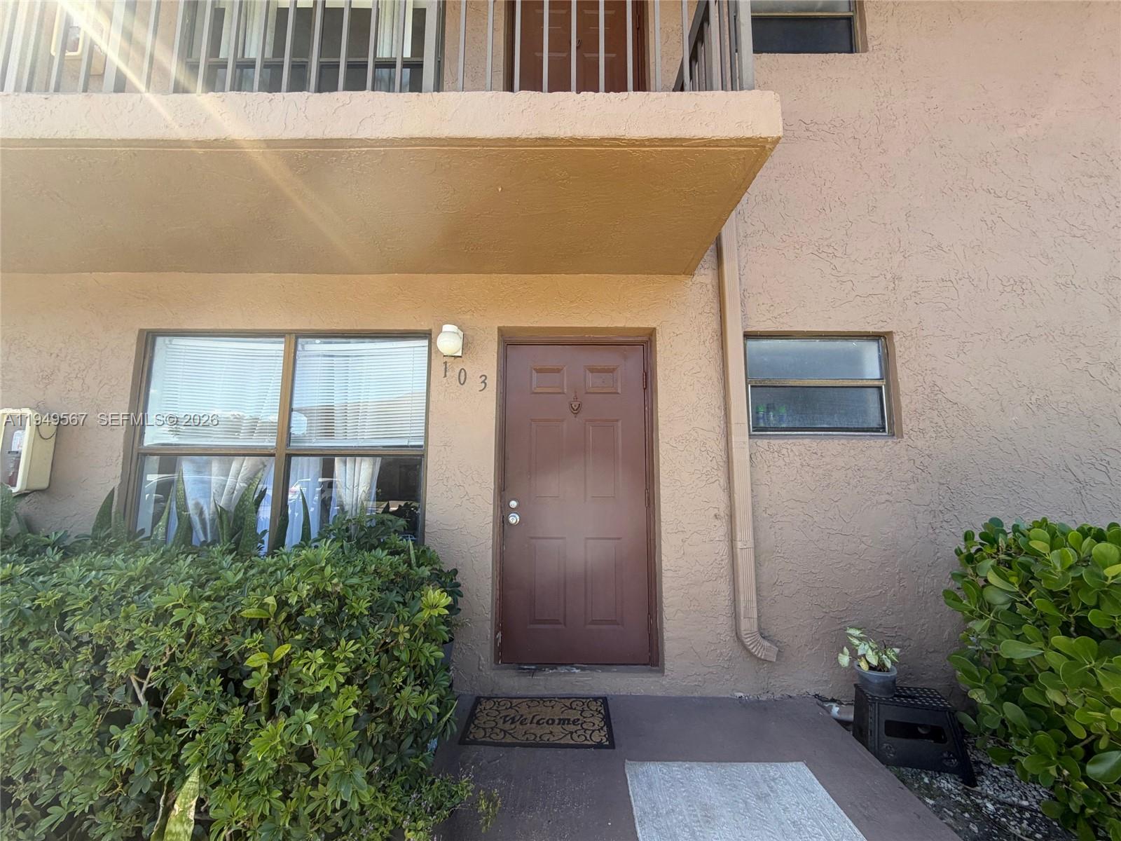 WINDING LAKE AT WELLEBY - Residential