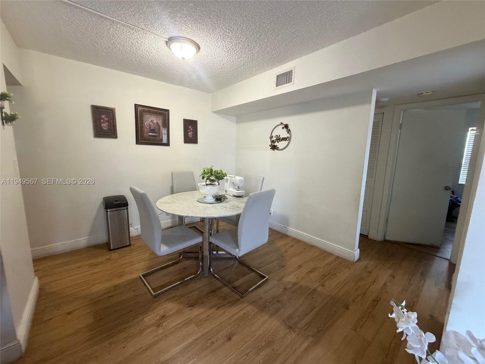 WINDING LAKE AT WELLEBY - Residential