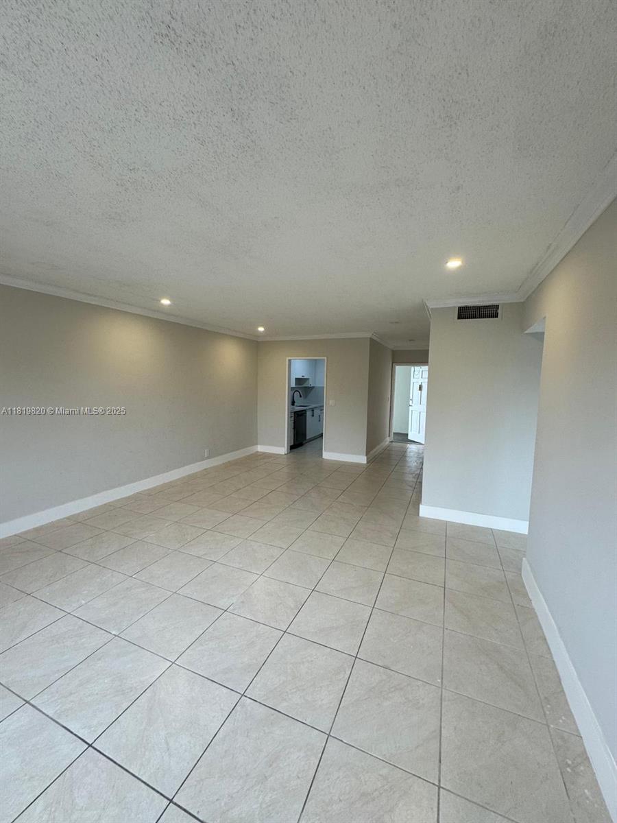 HOLLYWOOD HILLS - Residential Lease