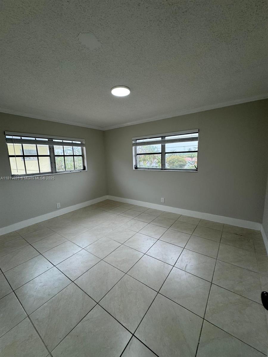 HOLLYWOOD HILLS - Residential Lease