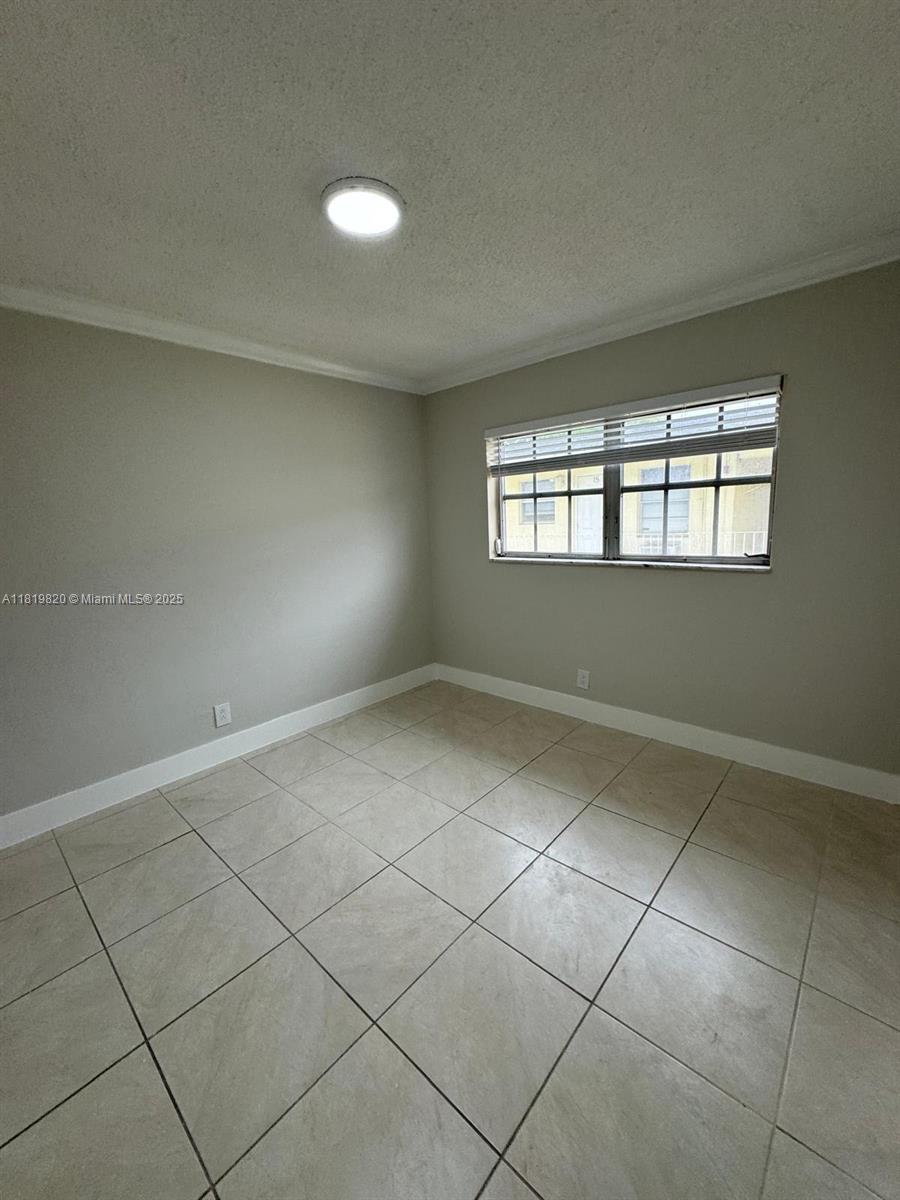 HOLLYWOOD HILLS - Residential Lease