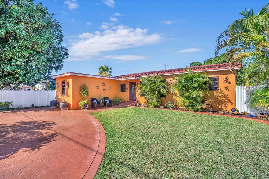 EXCELLENT LOCATION, WEST HIALEAH  -  WELCOME TO THIS COZY HOME OF 3 BEDROOMS AND 2 BATHS, SPACIOUS FAMILY, COVER TERRACE, LARGE LOT WITH SPACE FOR A POOL, MANGO AND AVOCADO TREES, CIRCULAR DRIVEWAY -  REMODELED KITCHEN - ROOF 2020, NEW FENCE -  VERY CLOSE TO SHOPPING CENTERS - SCHOOLS. EASY ACCESS TO MAIN HIGHWAYS.