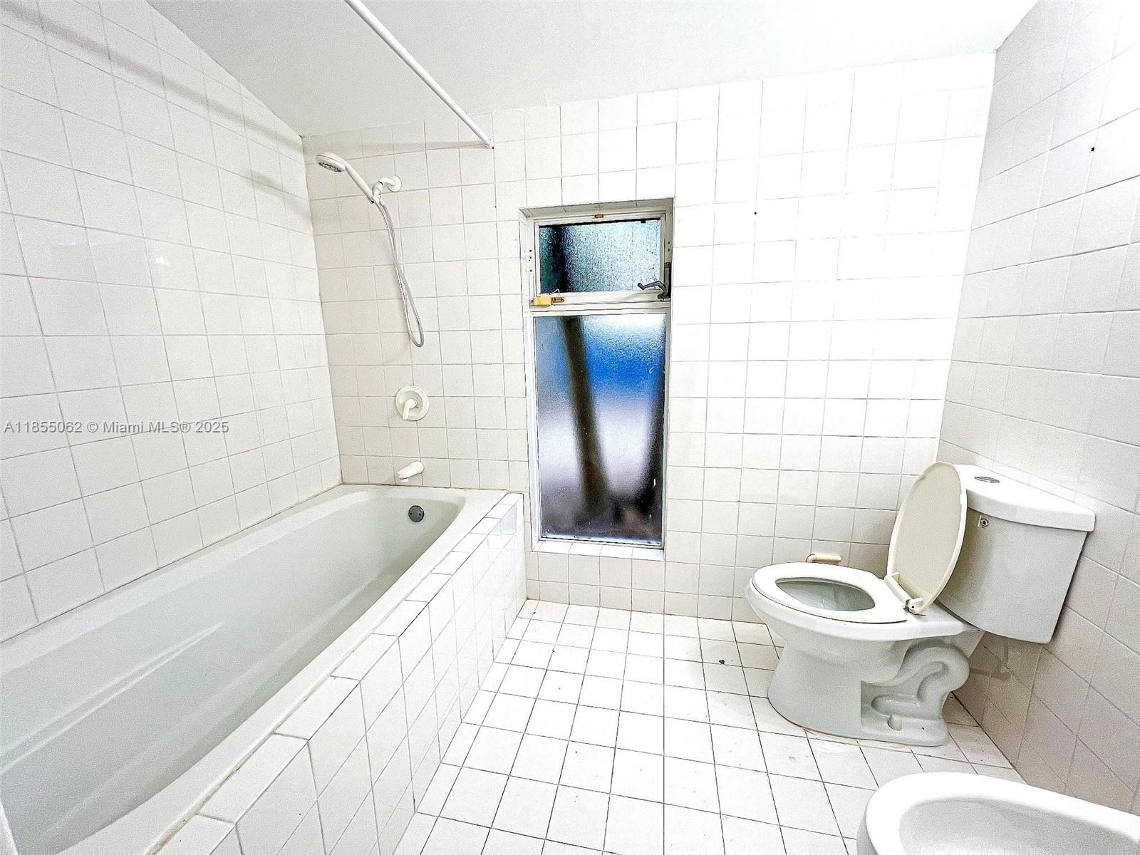 COCO GROVE - Residential Lease