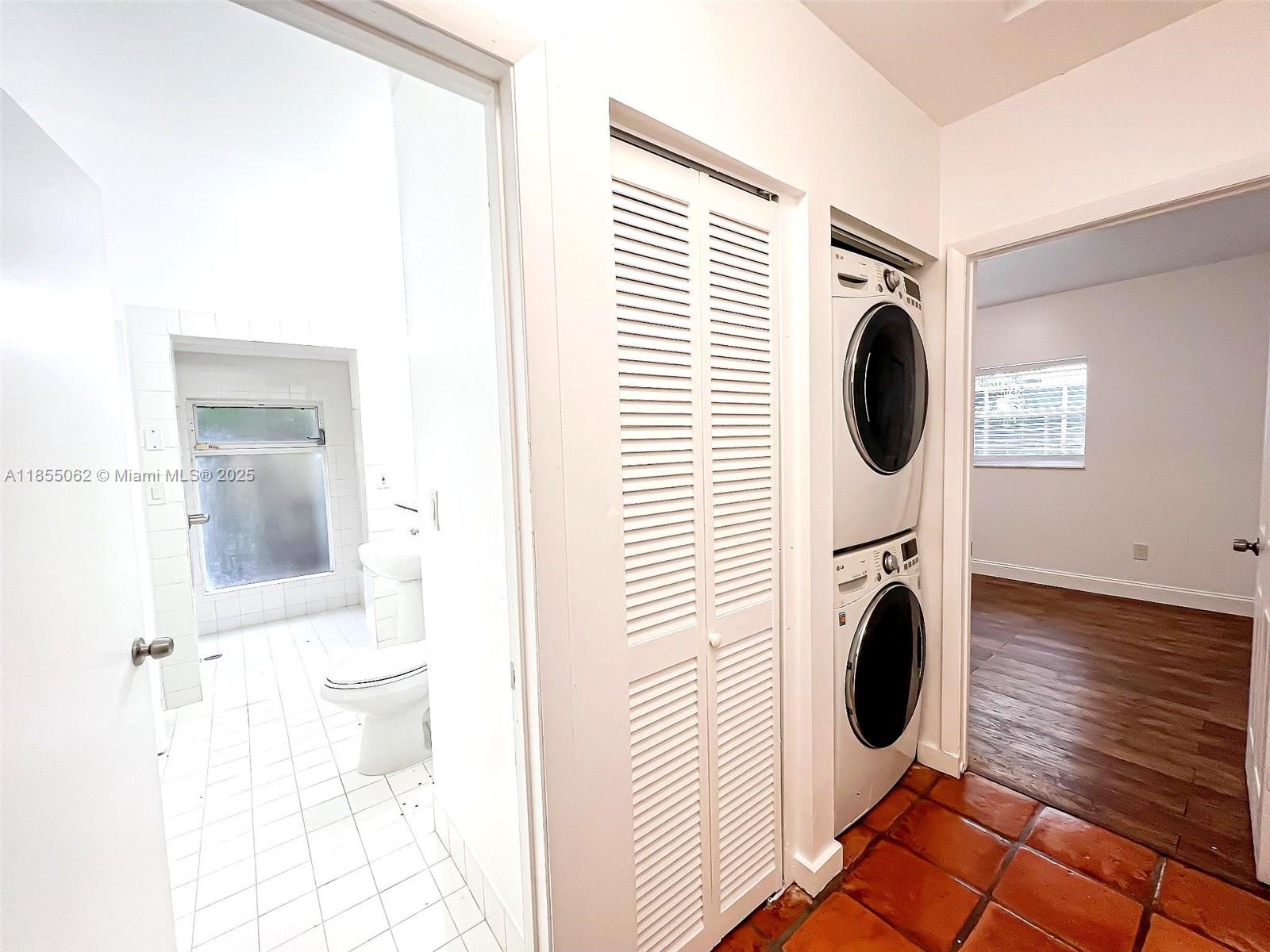 COCO GROVE - Residential Lease