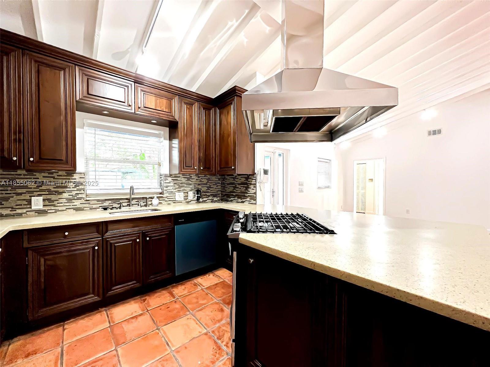 COCO GROVE - Residential Lease