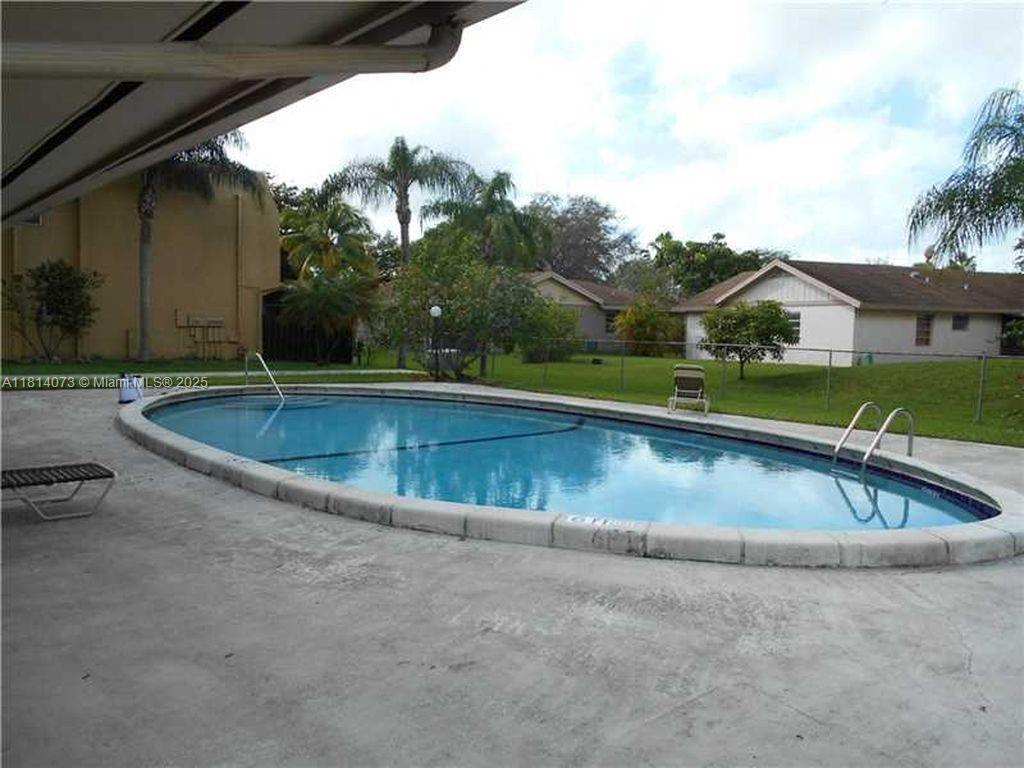 ARISTA PARK CONDO - Residential