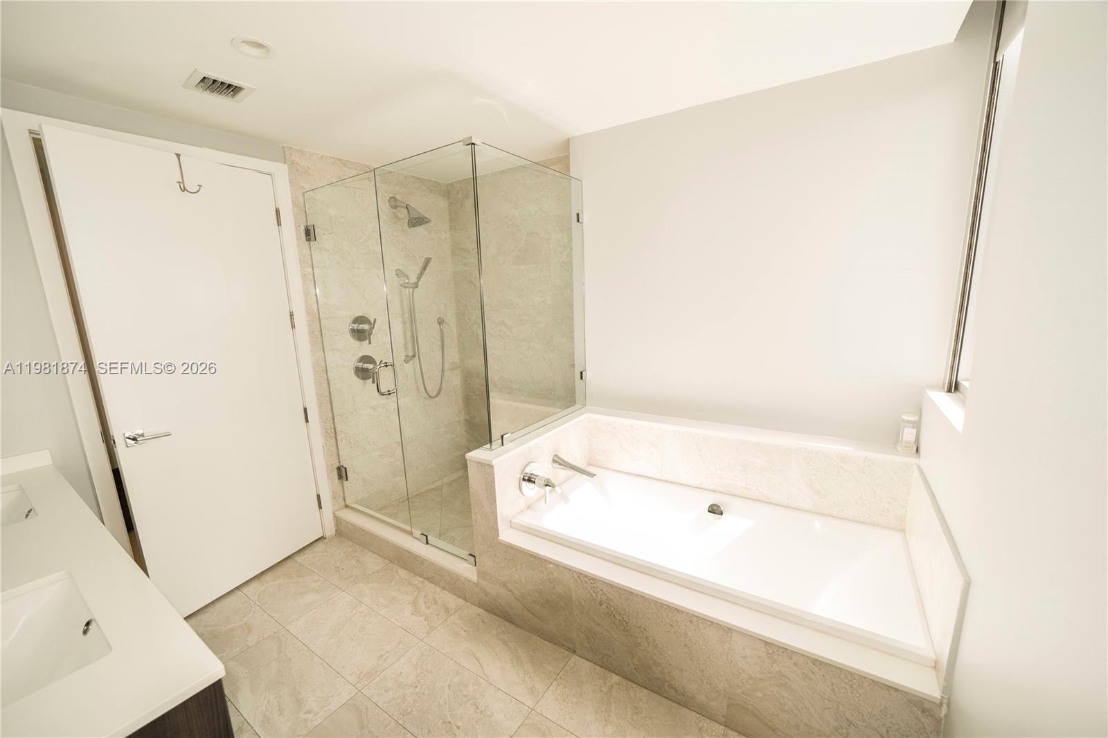 ARIA ON THE BAY CONDO - Residential