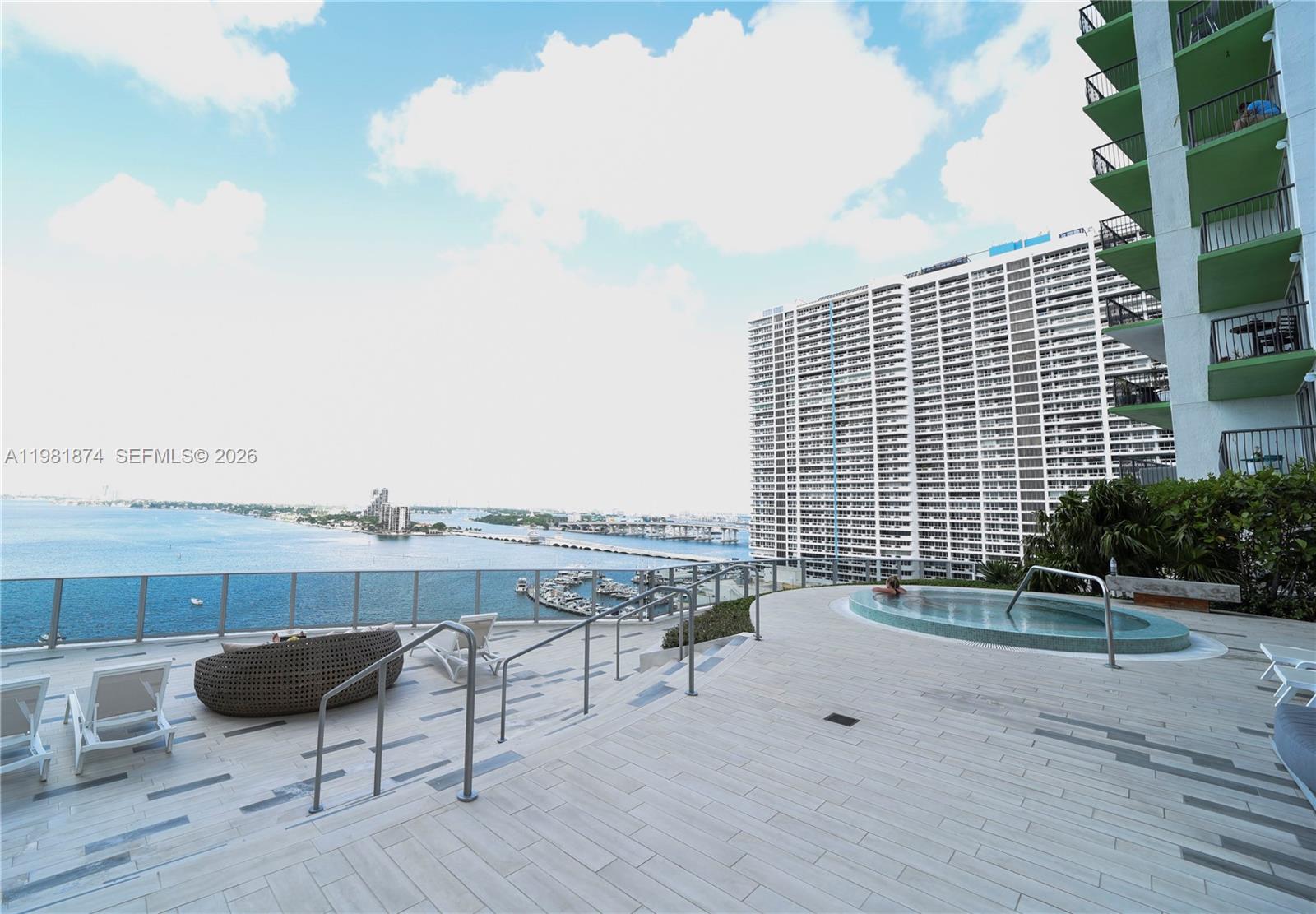 ARIA ON THE BAY CONDO - Residential