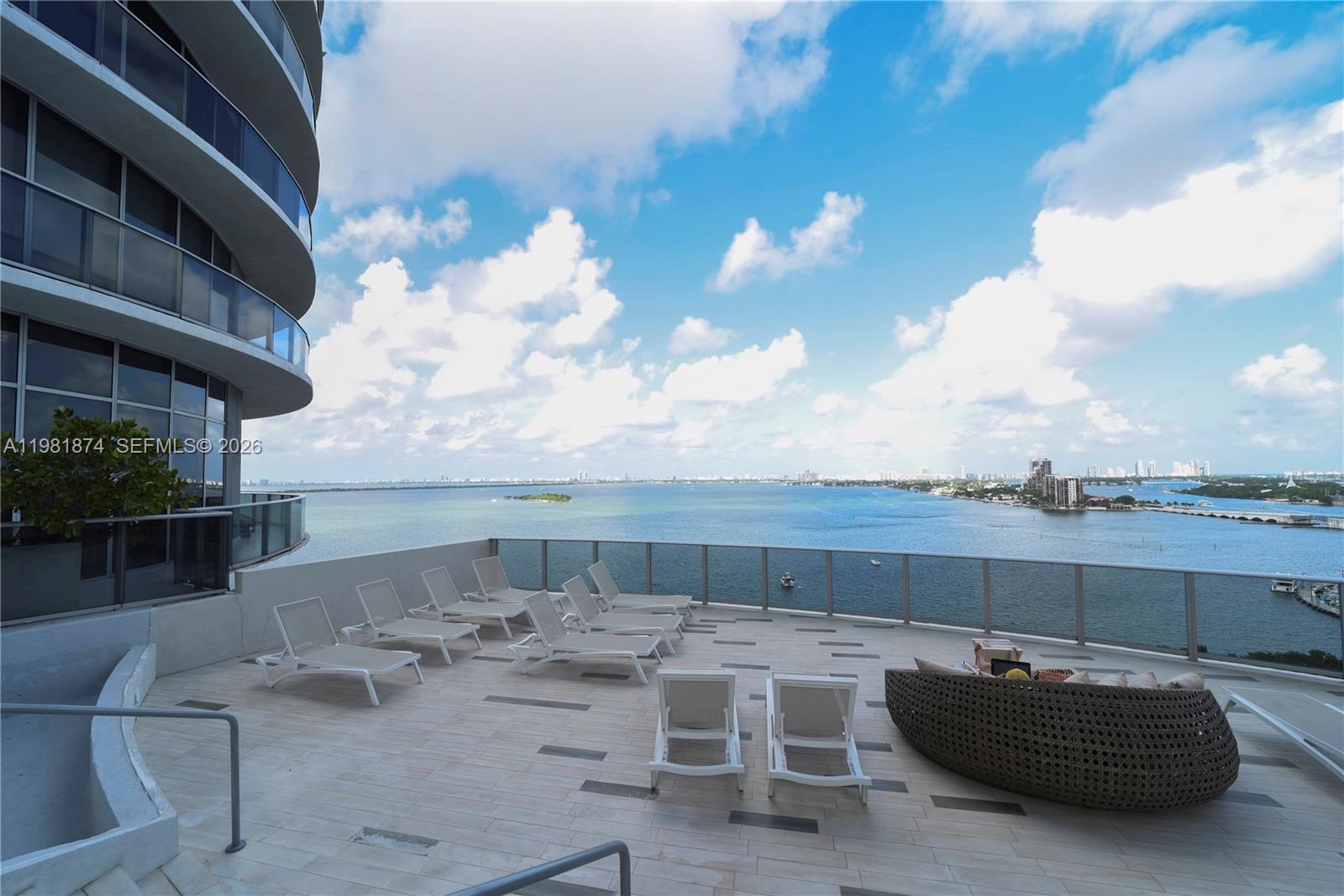 ARIA ON THE BAY CONDO - Residential