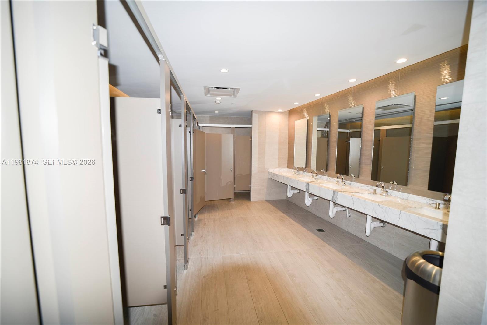 ARIA ON THE BAY CONDO - Residential