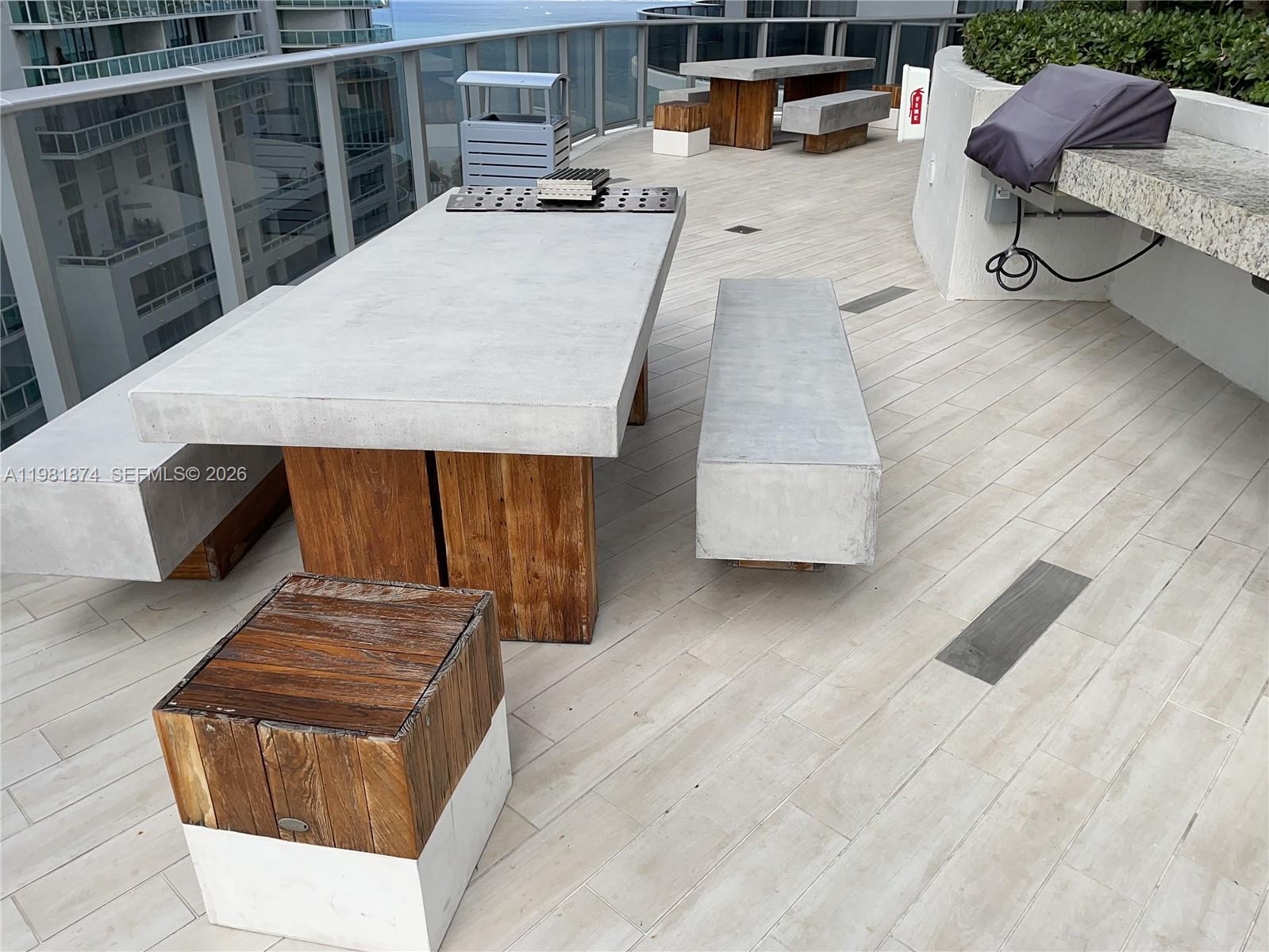 ARIA ON THE BAY CONDO - Residential