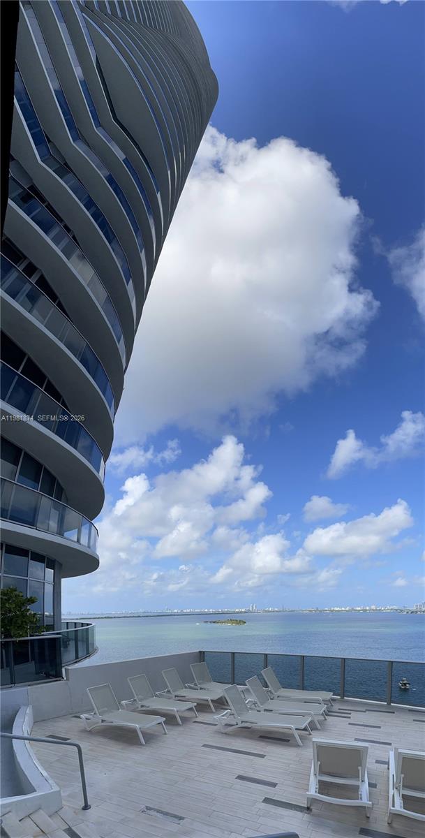 ARIA ON THE BAY CONDO - Residential