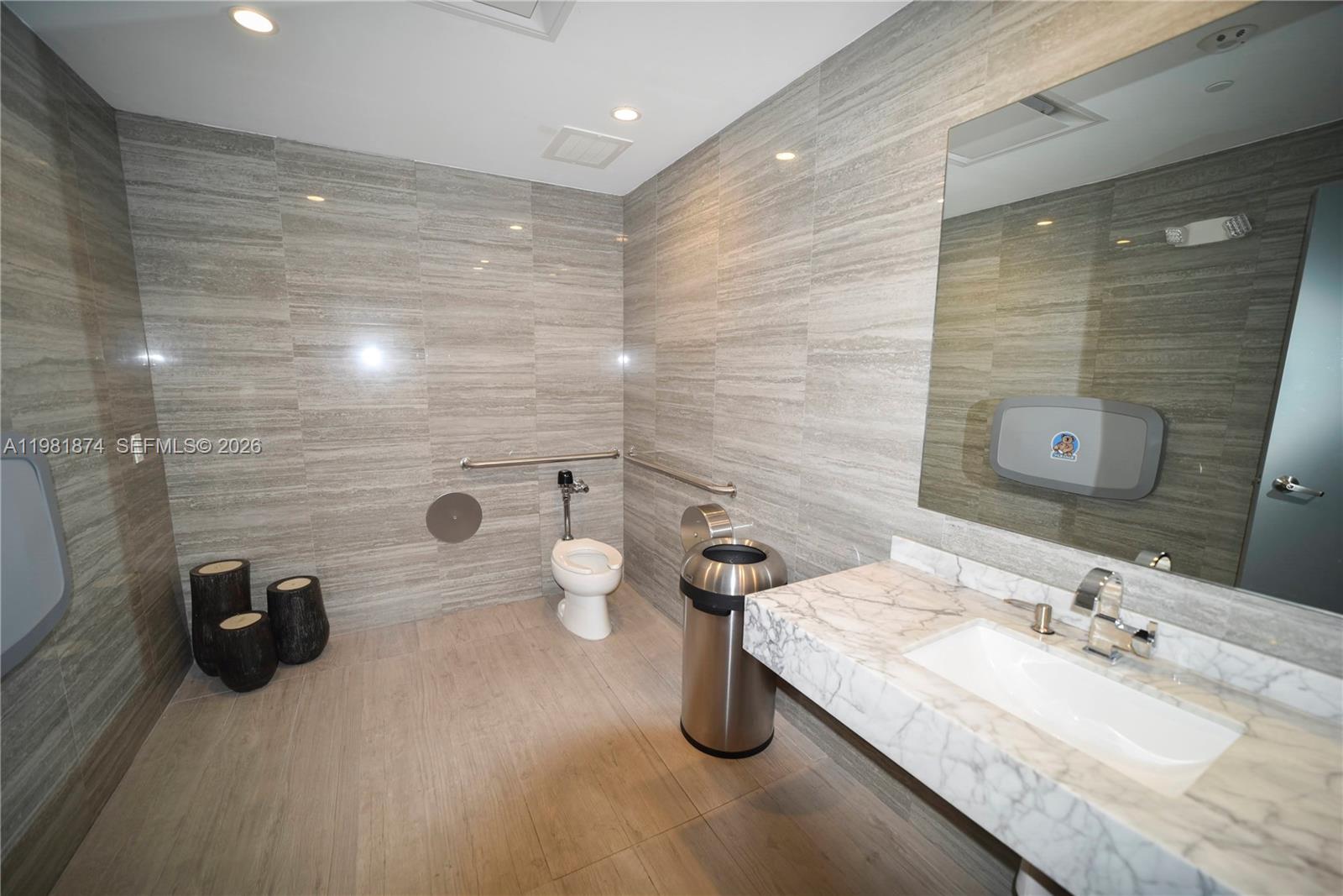 ARIA ON THE BAY CONDO - Residential